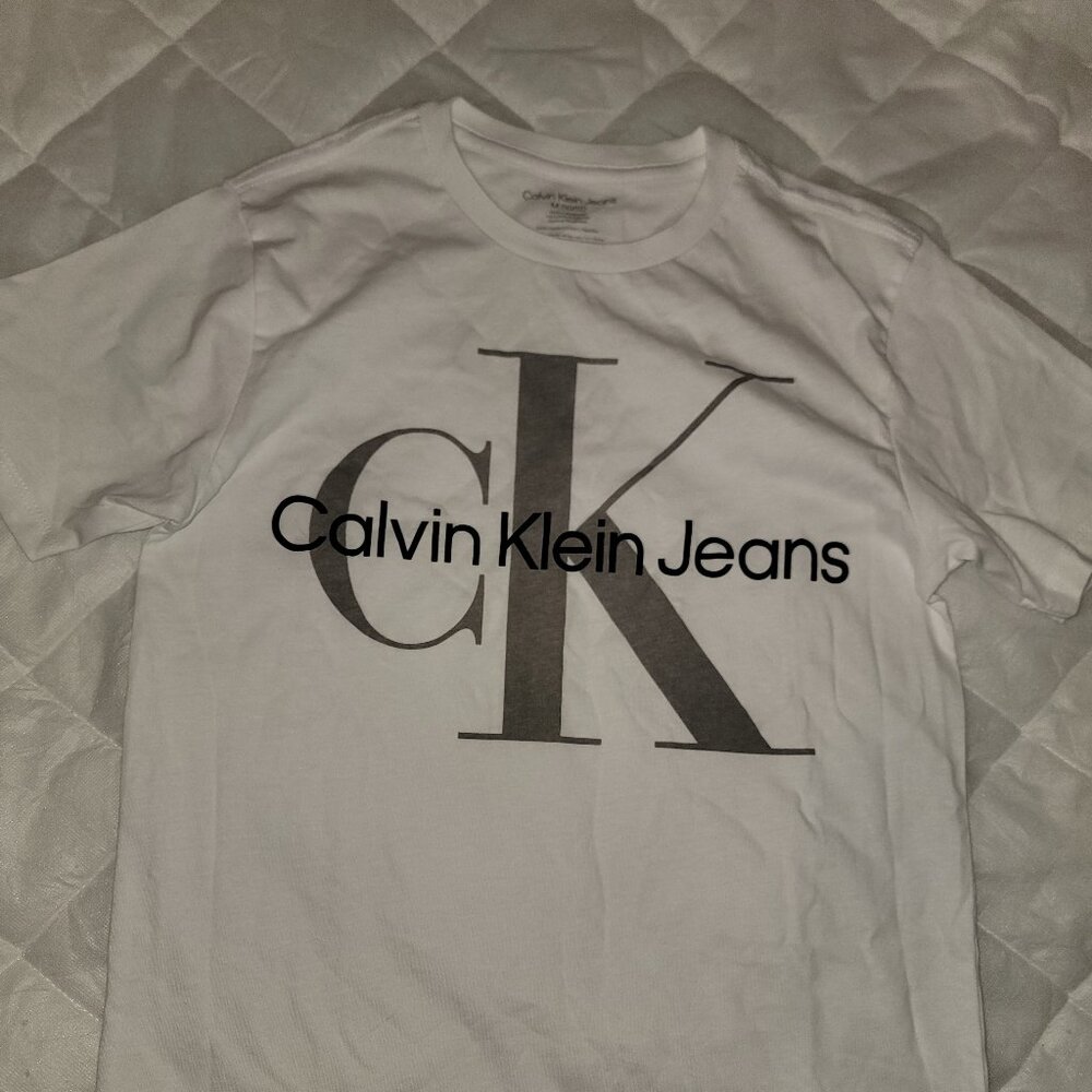 White tshirt for kid